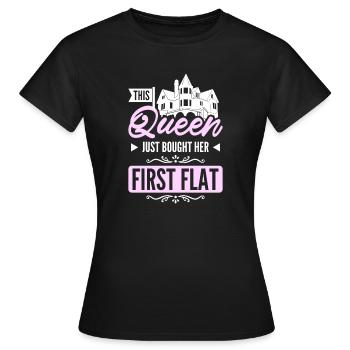 Cette reine vient d’acheter son premier appartement - T-shirt Femme - noir - Devant - AI Model Female 172 dark (172cm)
