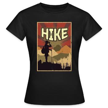 Wandern Propaganda - Frauen T-Shirt - Schwarz - Vorne - AI Model Female 172 dark (172cm)
