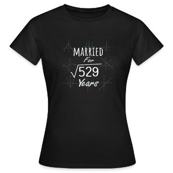Mathe 23. Jahrestagsgeschenk Verheiratete Quadratwurzel von - Frauen T-Shirt - Schwarz - Vorne - AI Model Female 172 dark (172cm)