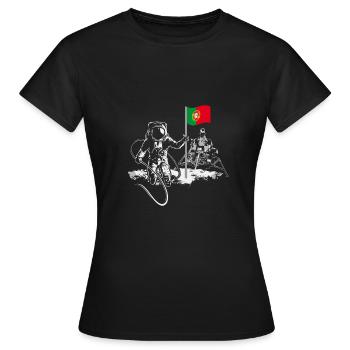 Portugal - Frauen T-Shirt - Schwarz - Vorne - AI Model Female 172 dark (172cm)