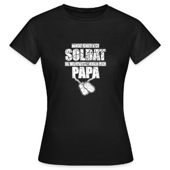 Soldat Papa Bundeswehr Berufssoldat Vater Geschenk - Frauen T-Shirt - Schwarz - Vorne - AI Model Female 172 dark (172cm)