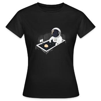 Astronaut in Badewanne - Frauen T-Shirt - Schwarz - Vorne - AI Model Female 172 dark (172cm)