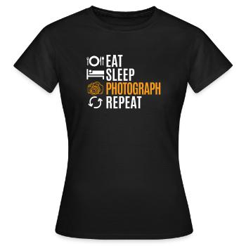 photo - T-shirt Femme - noir - Devant - AI Model Female 172 dark (172cm)