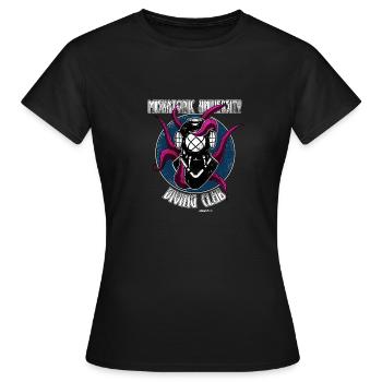 Miskatonic University Arkham Massachussetts - T-shirt Femme - noir - Devant - AI Model Female 172 dark (172cm)
