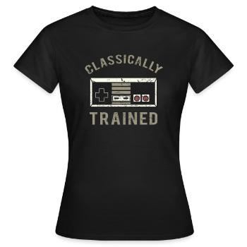 Klassisch ausgebildeter Retrogaming-Videospieler - Frauen T-Shirt - Schwarz - Vorne - AI Model Female 172 dark (172cm)
