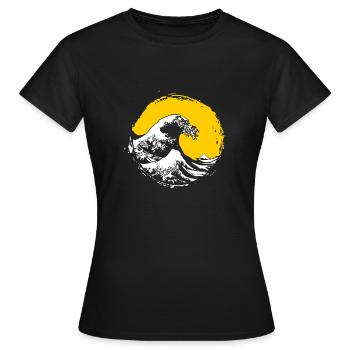 The Great Wave Kanagawa - Japanische Kunst - Frauen T-Shirt - Schwarz - Vorne - AI Model Female 172 dark (172cm)