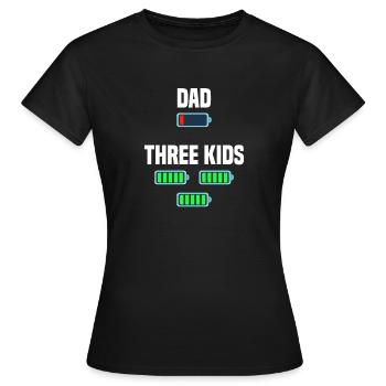 Dad und Drillinge - Frauen T-Shirt - Schwarz - Vorne - AI Model Female 172 dark (172cm)