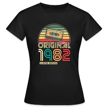 Cassette Tape Retro Vintage 1982 geboren Jahr 1982 - Frauen T-Shirt - Schwarz - Vorne - AI Model Female 172 dark (172cm)