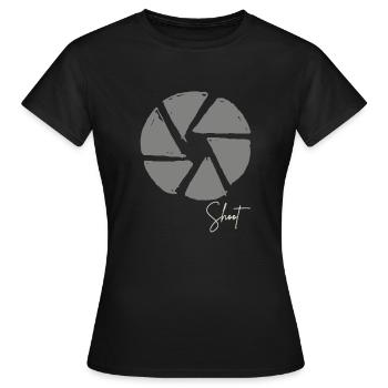 Photographer with vintage aperture of camera - Women's T-Shirt - black - Front - AI Model Female 172 dark (172cm)
