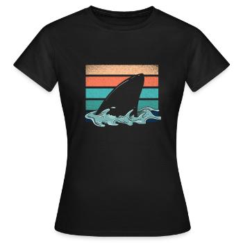 Vintage Shark Fin Shark Lovers - Women's T-Shirt - black - Front - AI Model Female 172 dark (172cm)