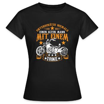 Trike Rentner Triker - Frauen T-Shirt - Schwarz - Vorne - AI Model Female 172 dark (172cm)