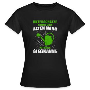 UNTERSCHATZE NIEMALS EINEN ALTEN MANN GIEBKANNE - Frauen T-Shirt - Schwarz - Vorne - AI Model Female 172 dark (172cm)