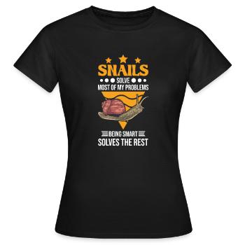 Schnecke Geschenk Weinbergschnecke - Frauen T-Shirt - Schwarz - Vorne - AI Model Female 172 dark (172cm)