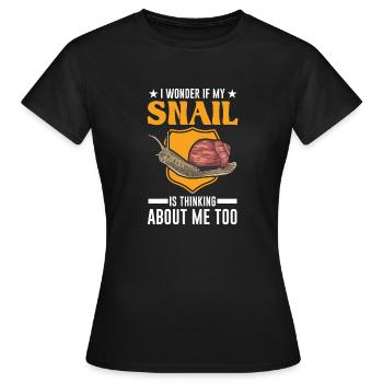 Schnecke Geschenk Weinbergschnecke - Frauen T-Shirt - Schwarz - Vorne - AI Model Female 172 dark (172cm)