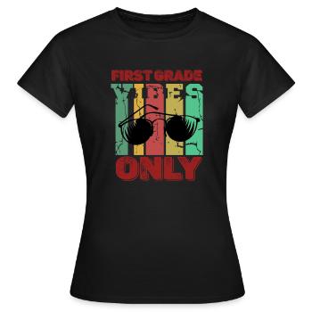 First Grade Vibes 1st Grade Retro Back To School - Women's T-Shirt - black - Front - AI Model Female 172 dark (172cm)