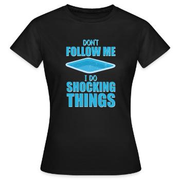 Je suis le leader de la piscine et j’adore les comprimés de chlore - T-shirt Femme - noir - Devant - AI Model Female 172 dark (172cm)