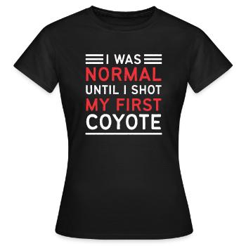 Coyote Jäger - Frauen T-Shirt - Schwarz - Vorne - AI Model Female 172 dark (172cm)