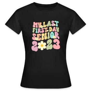 Retro Senior 2023 Back to School Class Of 2023 - Women's T-Shirt - black - Front - AI Model Female 172 dark (172cm)