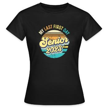 Retro Senior 2023 Back to School Class Of 2023 - Women's T-Shirt - black - Front - AI Model Female 172 dark (172cm)