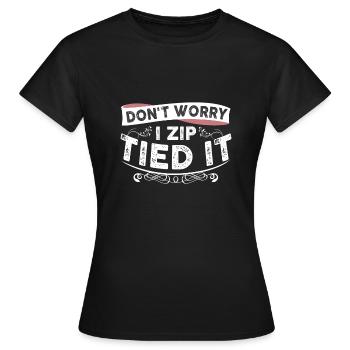 Mach Dir Keine Sorgen, Dass Ich IT Garage - Frauen T-Shirt - Schwarz - Vorne - AI Model Female 172 dark (172cm)