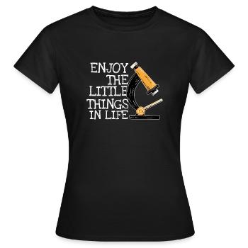 Biologie Biologe Mikroskop - Frauen T-Shirt - Schwarz - Vorne - AI Model Female 172 dark (172cm)