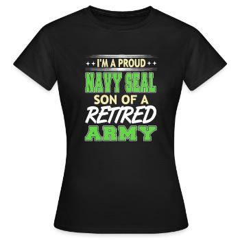 Je suis un fier NAVY SEAL Fils d’un rétro de l’armée à la retraite - T-shirt Femme - noir - Devant - AI Model Female 172 dark (172cm)