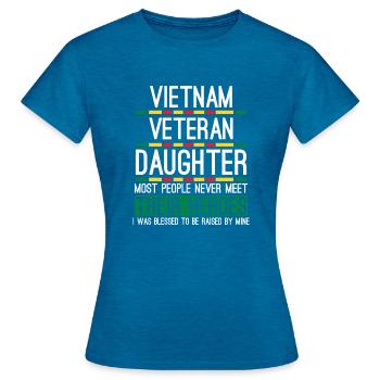 Stolze Tochter Eines Vietnam-veteranen - Frauen T-Shirt - Antikblaues Saphir meliert - Vorne - AI Model Female 172 dark (172cm)