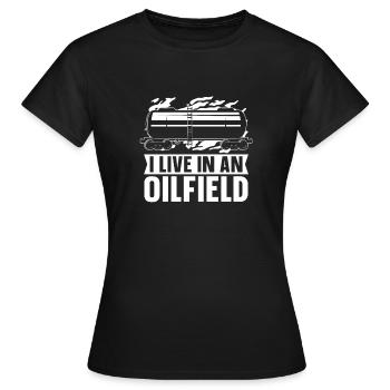 Pétrolier de plate-forme pétrolière - T-shirt Femme - noir - Devant - AI Model Female 172 dark (172cm)