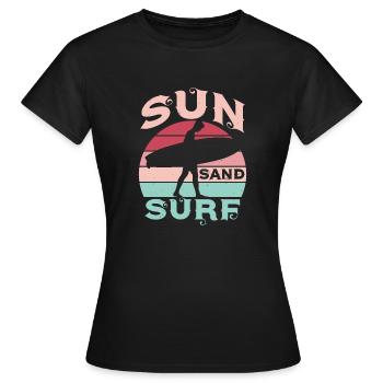 SONNE SAND SURFEN - Frauen T-Shirt - Schwarz - Vorne - AI Model Female 172 dark (172cm)