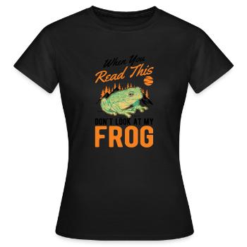 Grenouille cadeau Rainette - T-shirt Femme - noir - Devant - AI Model Female 172 dark (172cm)