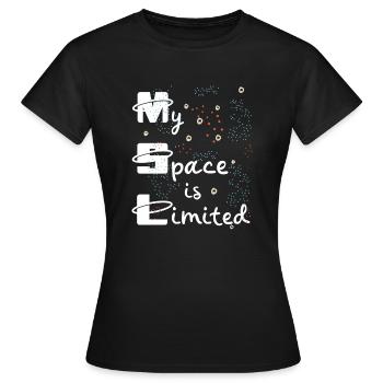 Mein Raum ist Klein - Frauen T-Shirt - Schwarz - Vorne - AI Model Female 172 dark (172cm)