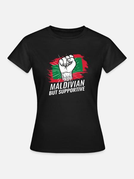 Pas maldivien mais favorable au drapeau des Maldives - T-shirt Femme - noir