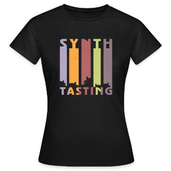 Synthesizer Synth Keyboard Elektronische Musiker - Frauen T-Shirt - Schwarz - Vorne - AI Model Female 172 dark (172cm)