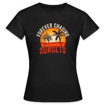 Forever Chasing Sunsets Retro Summer Vacation - T-shirt Femme - noir - Devant - AI Model Female 172 dark (172cm)