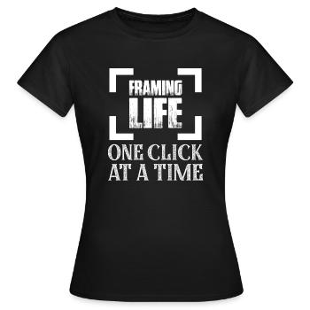 Encadrer la vie un clic à la fois photographie de l’appareil photo - T-shirt Femme - noir - Devant - AI Model Female 172 dark (172cm)