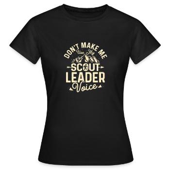 Autorité du chef scout : Le T-shirt Voice - T-shirt Femme - noir - Devant - AI Model Female 172 dark (172cm)