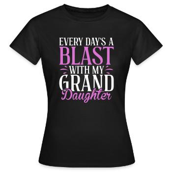 Granddaughter Gifts - Women's T-Shirt - black - Front - AI Model Female 172 dark (172cm)