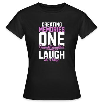 Cadeaux de petite-fille - T-shirt Femme - noir - Devant - AI Model Female 172 dark (172cm)