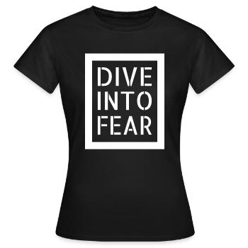 embracing courage courage mindset - Frauen T-Shirt - Schwarz - Vorne - AI Model Female 172 dark (172cm)