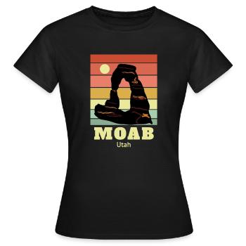 Moab Utah - Frauen T-Shirt - Schwarz - Vorne - AI Model Female 172 dark (172cm)