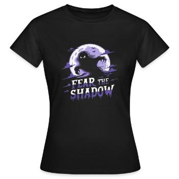 GRUSELIGER SCHATTEN - Frauen T-Shirt - Schwarz - Vorne - AI Model Female 172 dark (172cm)
