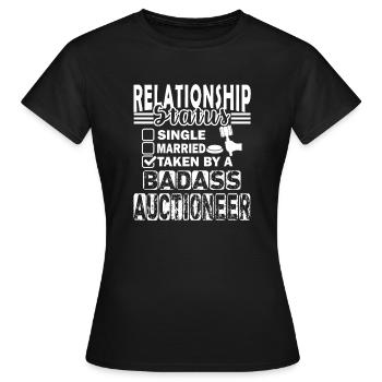Auctioneer Relationship Status - Women's T-Shirt - black - Front - AI Model Female 172 dark (172cm)