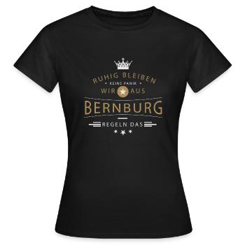 Bernburg cooles Souvenir und witziges Andenken - Frauen T-Shirt - Schwarz - Vorne - AI Model Female 172 dark (172cm)