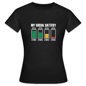 Idée cadeau Introvert Social Battery - T-shirt Femme - noir - Devant - AI Model Female 172 dark (172cm)