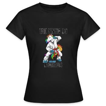 Niedliches Taekwon-do Einhorn - Lustiges TKD - Frauen T-Shirt - Schwarz - Vorne - AI Model Female 172 dark (172cm)