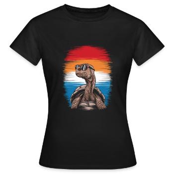 Tortoise Coolest Pet On Earth Lunettes de soleil rétro - T-shirt Femme - noir - Devant - AI Model Female 172 dark (172cm)