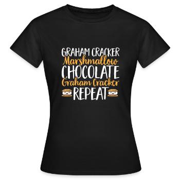 S'more Campfire Marshmallow Camping - T-shirt Femme - noir - Devant - AI Model Female 172 dark (172cm)