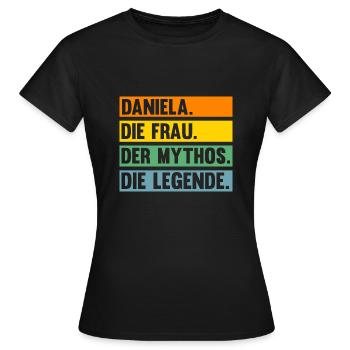 Daniela - Frauen T-Shirt - Schwarz - Vorne - AI Model Female 172 dark (172cm)