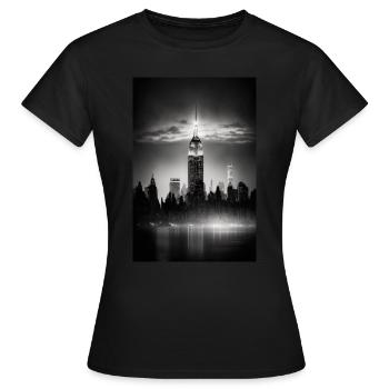New York Skyline NYC - T-shirt Femme - noir - Devant - AI Model Female 172 dark (172cm)