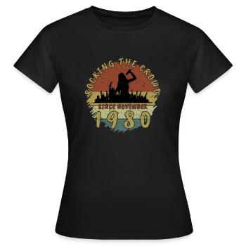 44th Birthday Rocking the crowd SNG 11/1980 - Women's T-Shirt - black - Front - AI Model Female 172 dark (172cm)
